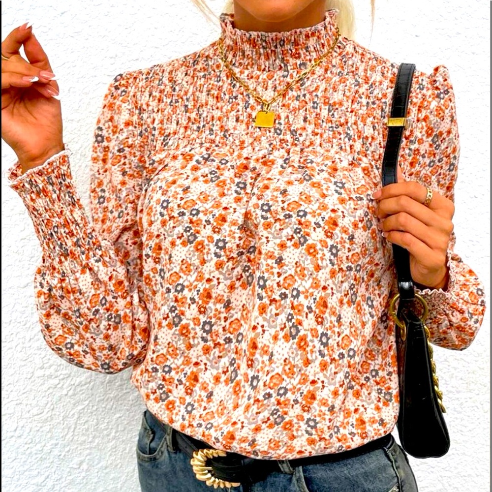 Floral Print Shirred Blouse